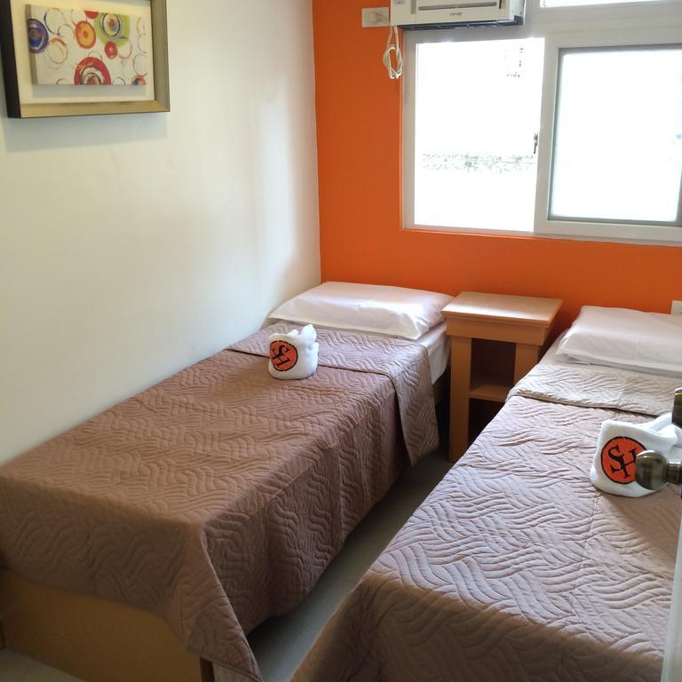 Hotel Stone House Pasay