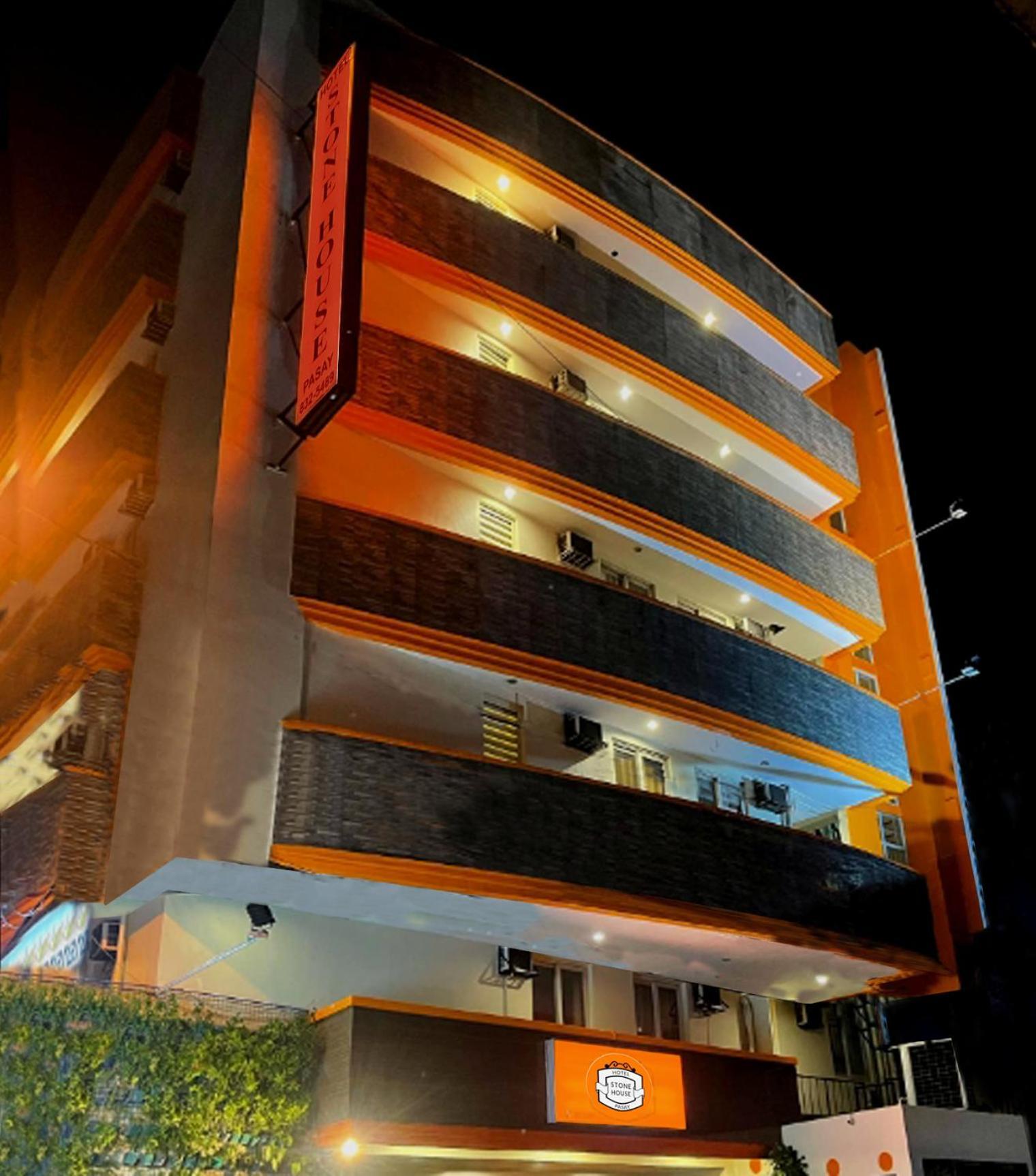 Stone House Pasay 2*